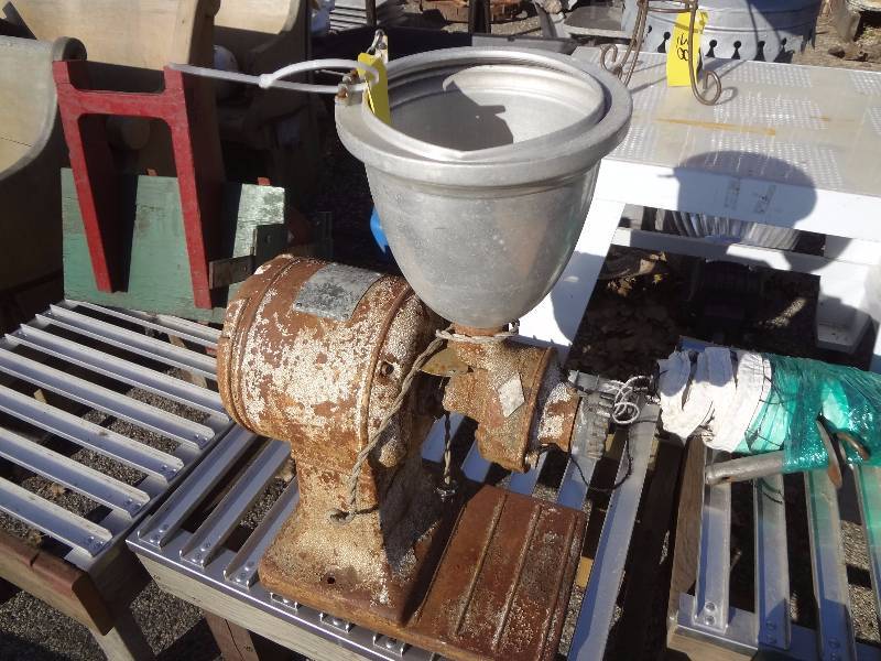 lot 20 image: Old Coffee Mill