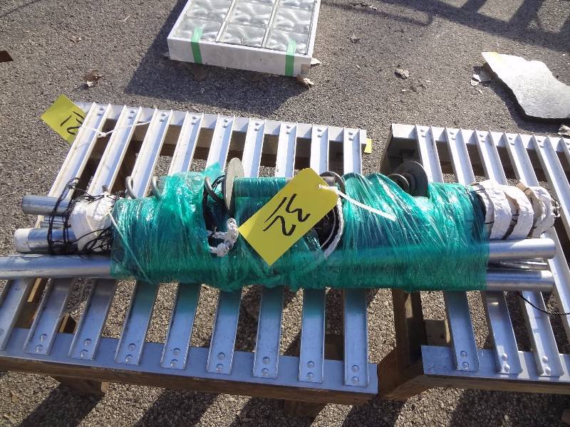 lot 32 image: Heavy Duty Badminton Net