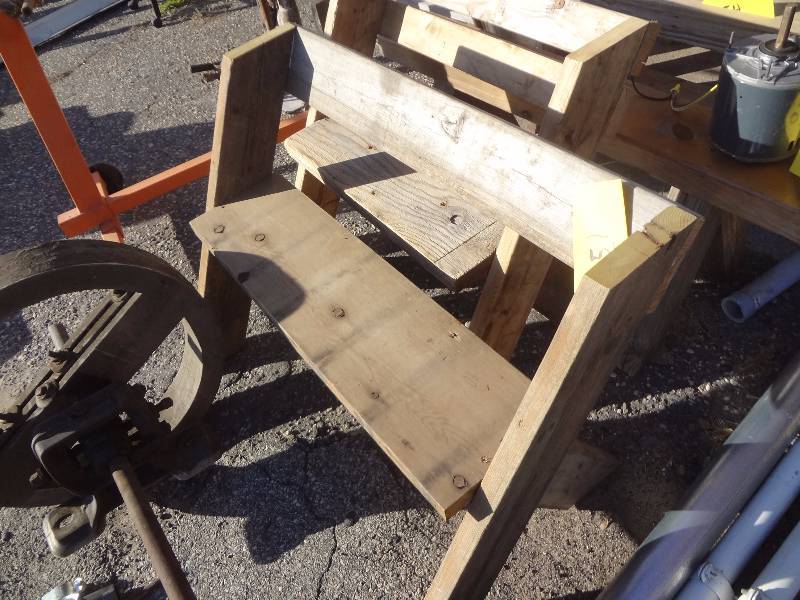 lot 51 image: Wooden Bench