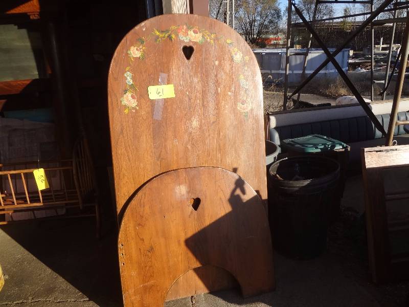 lot 61 image: Wooden Bed