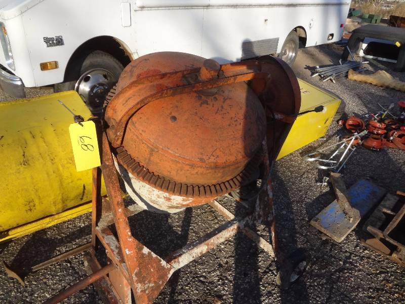 lot 68 image: Orange Mixer