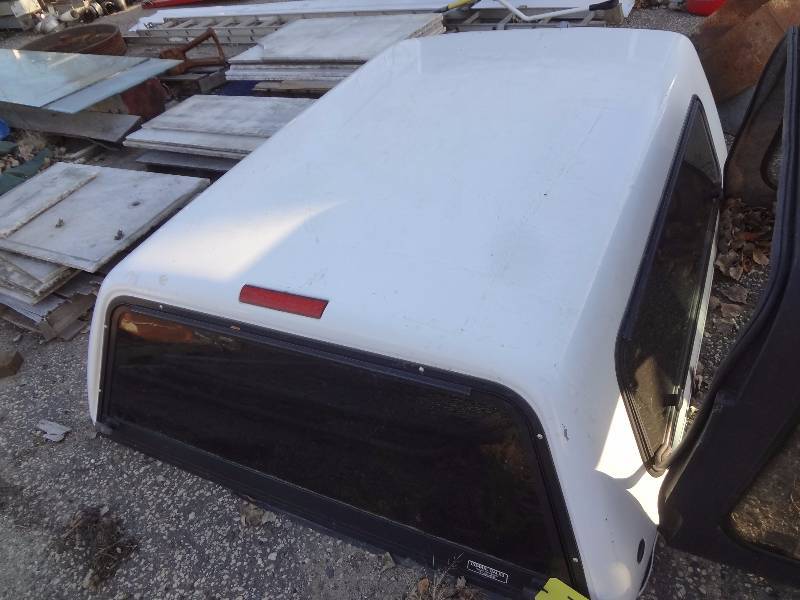 lot 73 image: Pick Up Topper