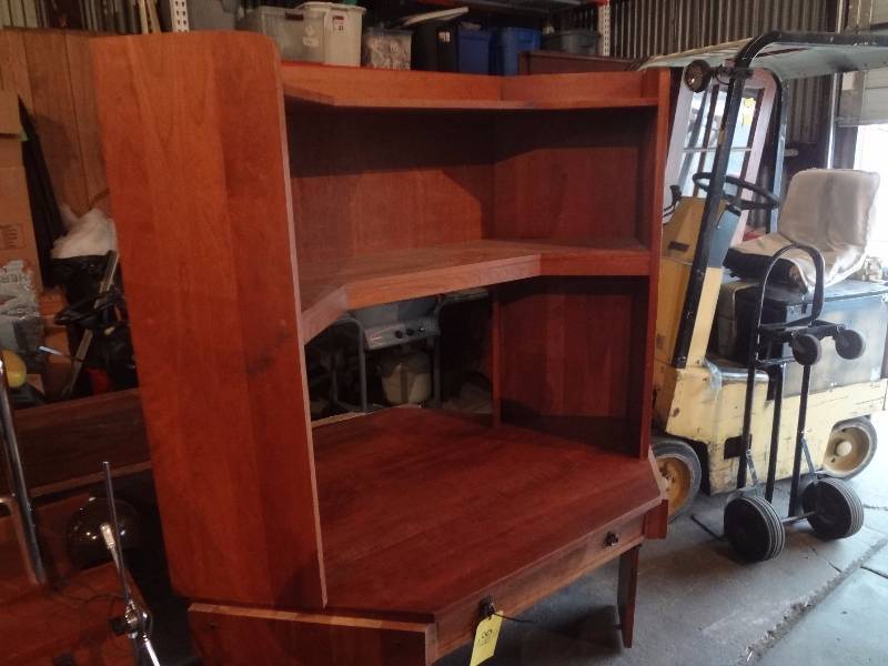 lot 84 image: Stickley Computer Desk