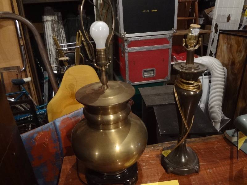 lot 92 image: Pair Brass Lamps