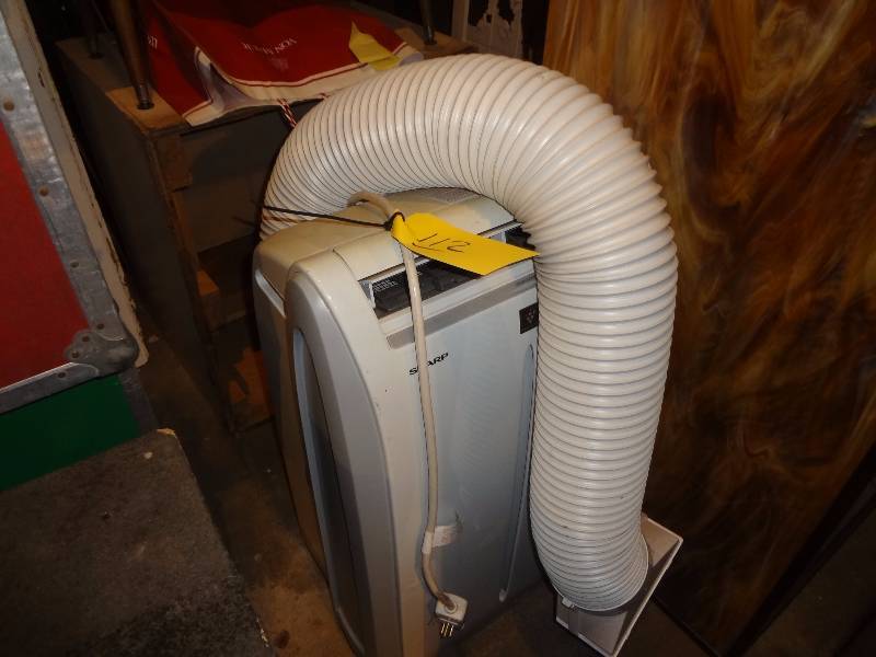 lot 112 image: Portable Air Conditioner