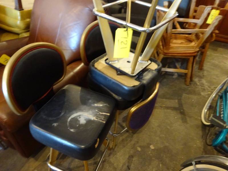lot 121 image: (5) BlackGold Bar Stools