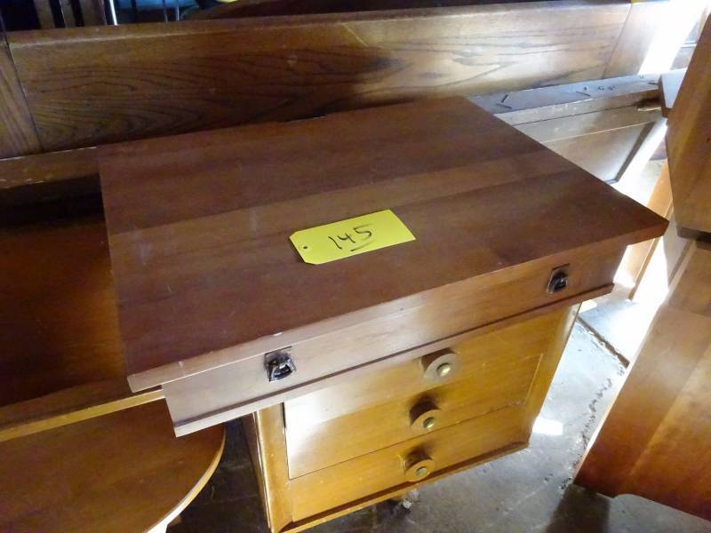 lot 145 image: Lonely Stickley Drawer