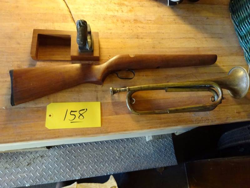 lot 158 image: Bugle, Art, Gunstock