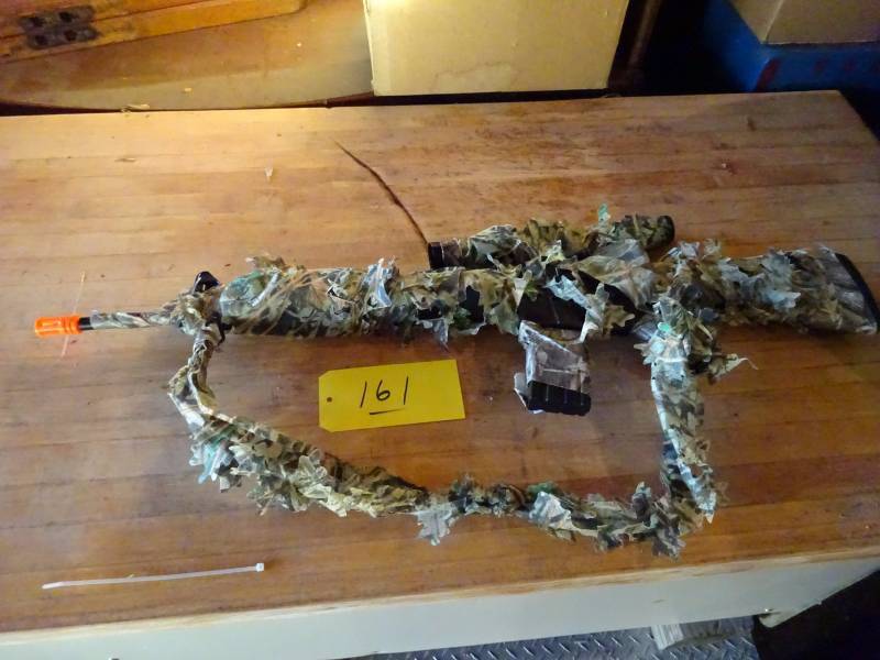 lot 161 image: Fake AR