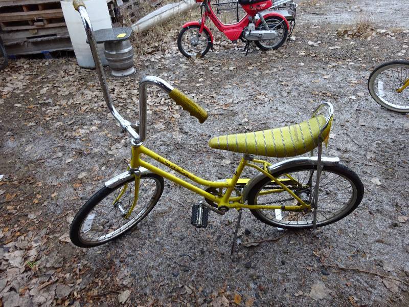lot 181 image: Schwinn Sting Ray Stardust