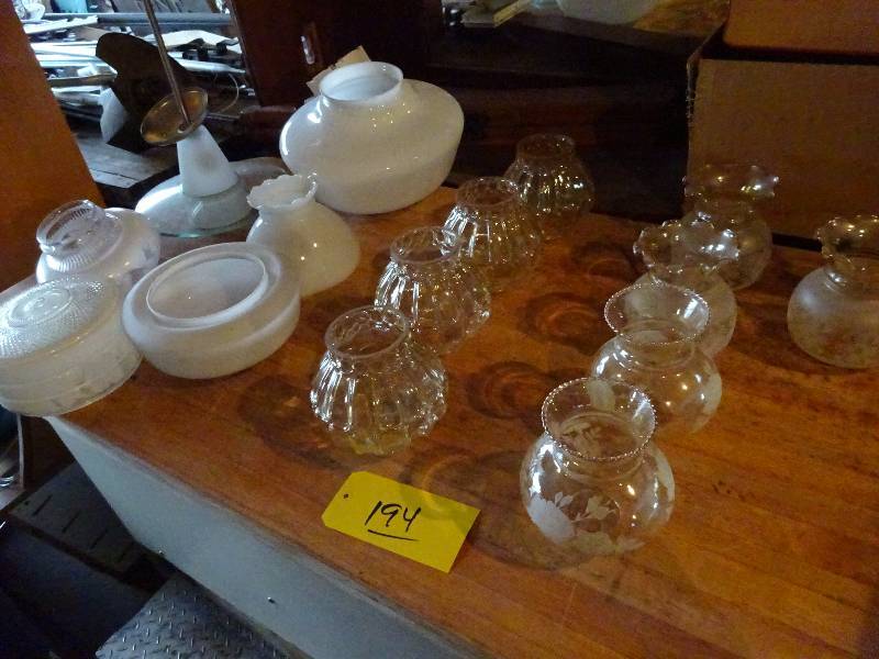 lot 194 image: Lot of Glass Shades