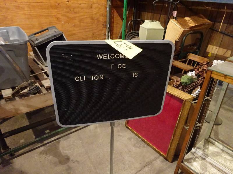 lot 209 image: Letter Board