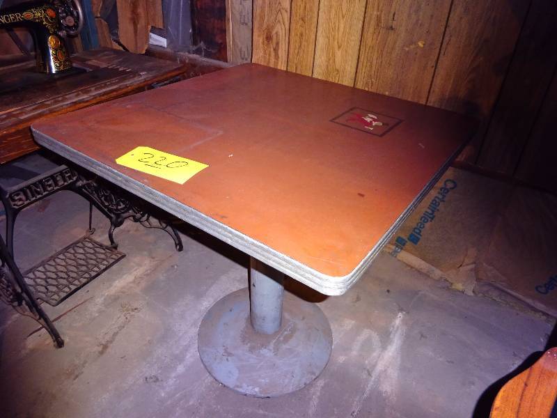 lot 220 image: Cafe Table