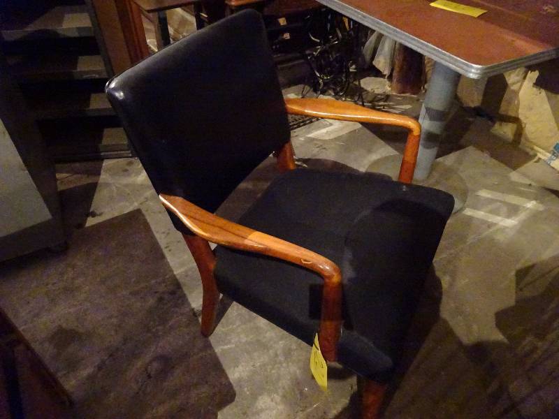 lot 221 image: Chair