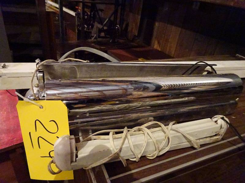 lot 224 image: Light Fixtures