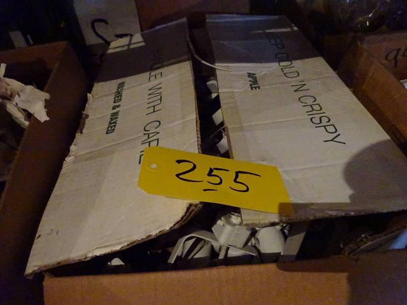 lot 255 image: Track Lights