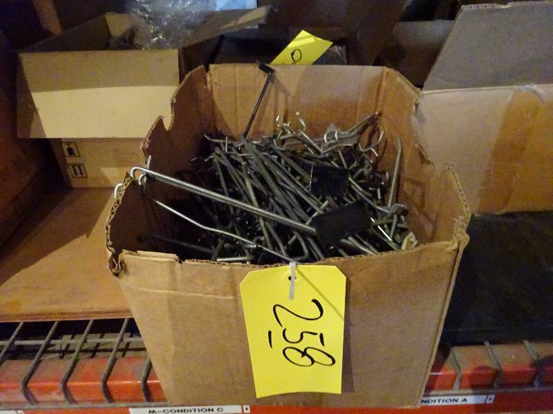 lot 258 image: Lot of peg board hooks