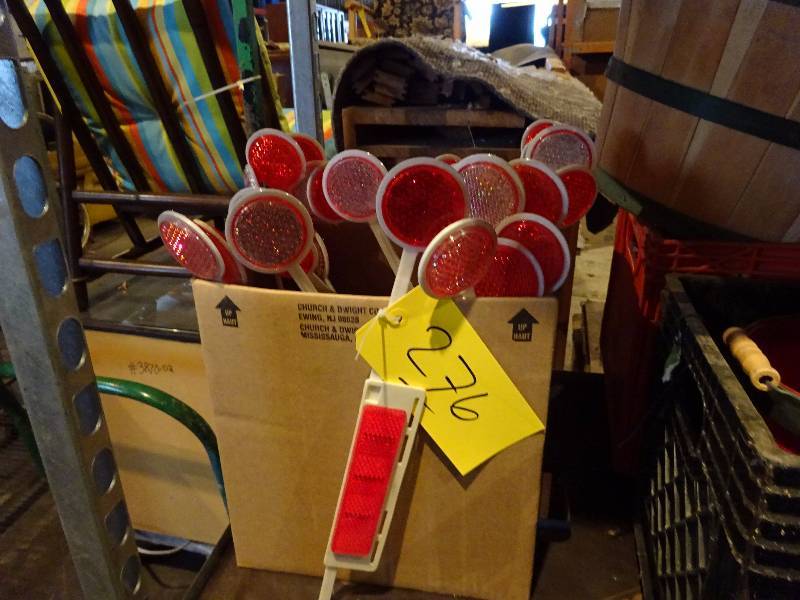 lot 276 image: Lot of Reflectors