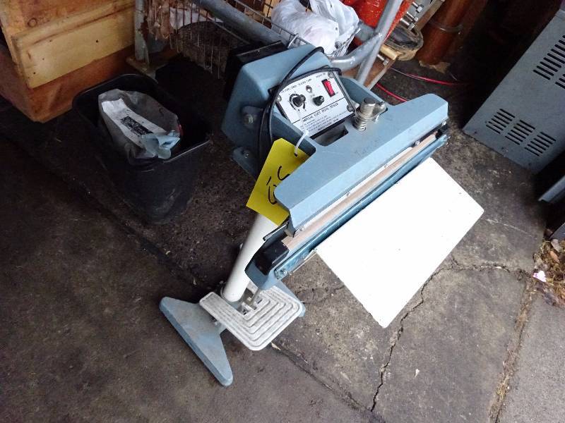 lot 343 image: Impulse Foot pedal sealer