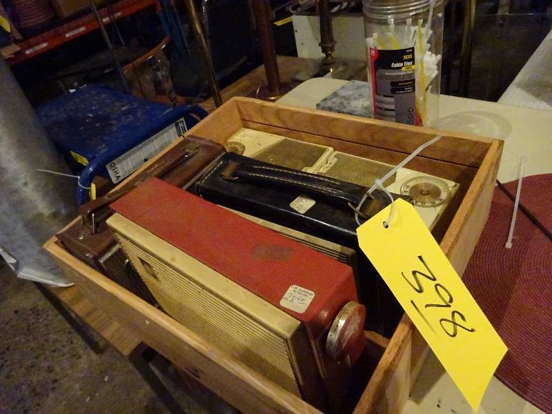 lot 398 image: 5 Old Transistor Radios