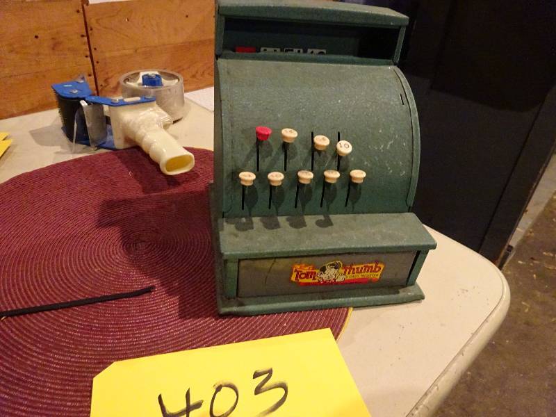 lot 403 image: Old Toy Cash Register