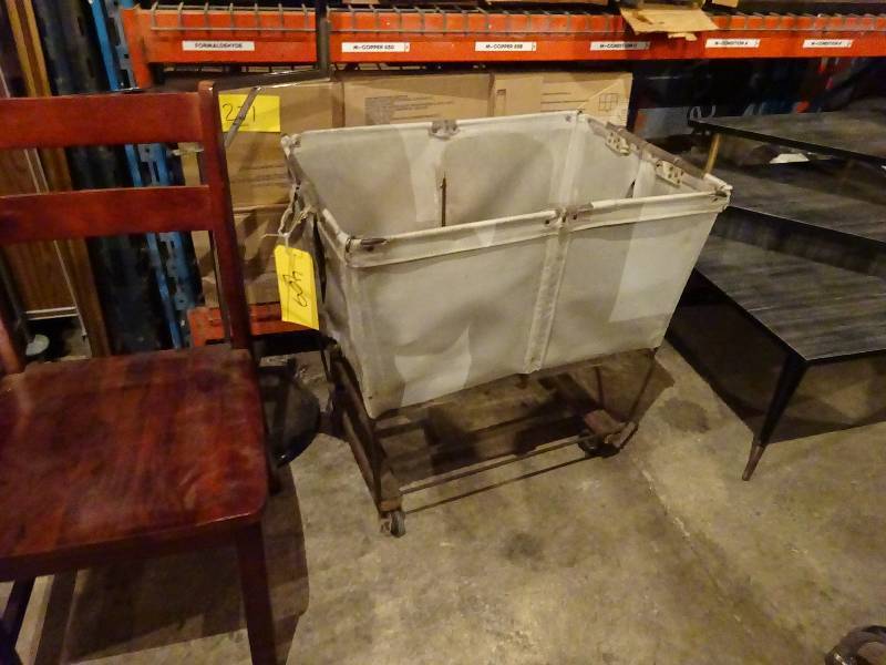lot 409 image: Cloth Hamper on Wheels