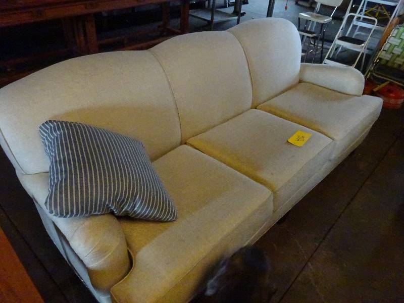 lot 416 image: Couch