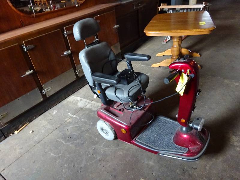 lot 432 image: ShopRider Scooter