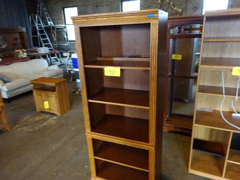 lot 433 image: Shelf
