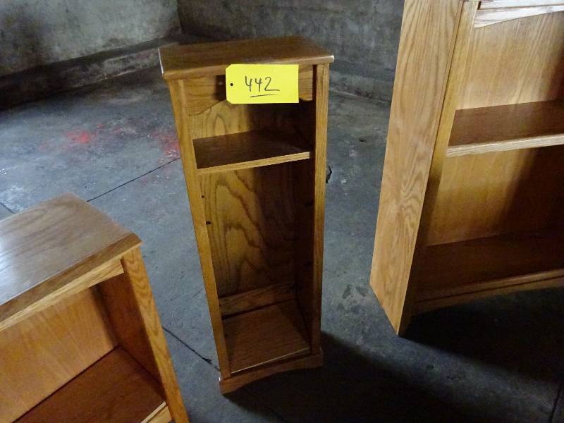 lot 442 image: Small Narrow Shelf