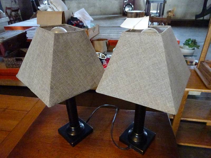 lot 451 image: Pair Lamps