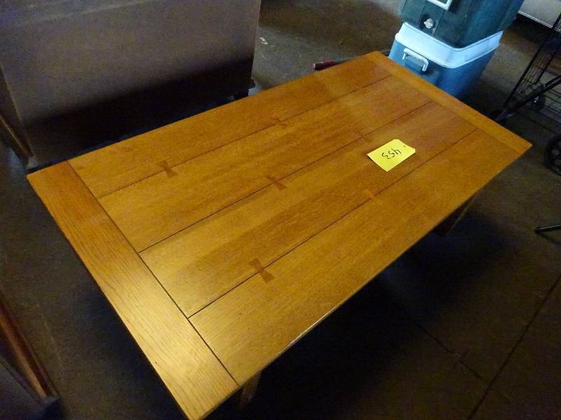 lot 453 image: Oak Coffee Table
