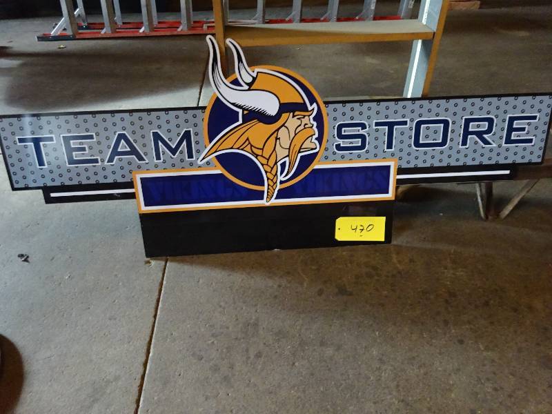 lot 470 image: Viking Team Store Sign