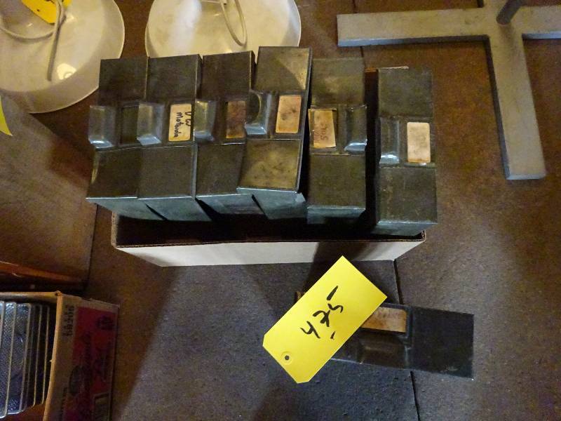 lot 475 image: Lot of Green Drawers