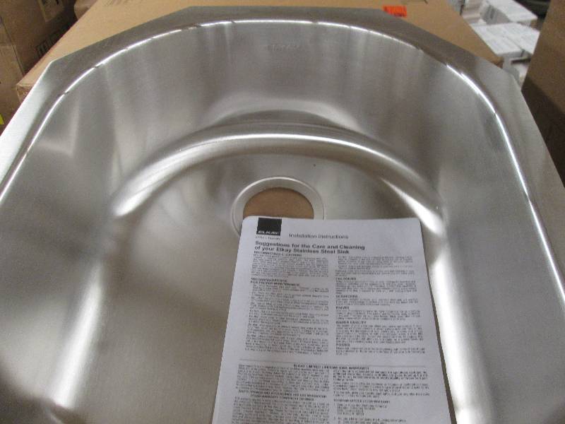 Elkay stainless steel sink 17 x 16...