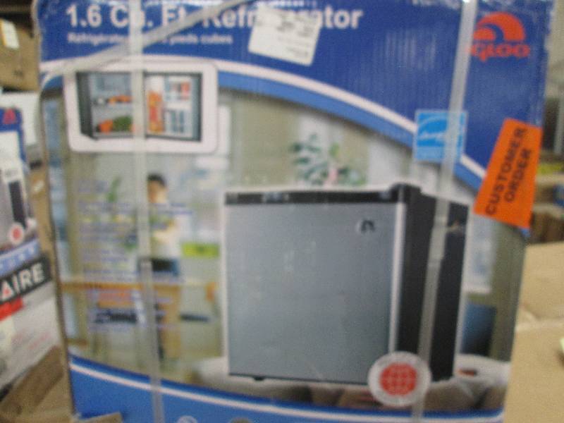 1.6 cuft. igloo refrigerator...