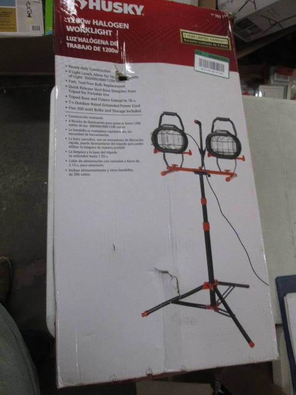 Husky 1200w halogen worklight does ...