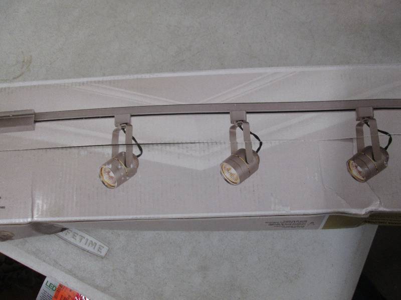 Hampton Bay halogen track lighting ...