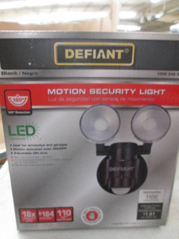 Defiant LED motion security light o...