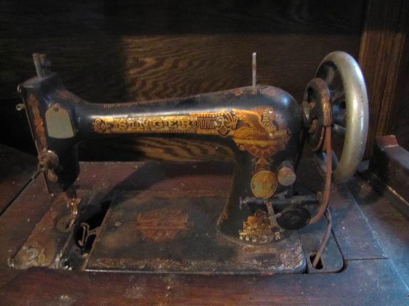 Vintage Singer Sewing Machine