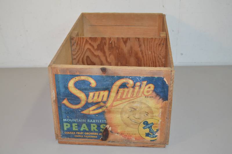 lot 83 image: Wood Crate