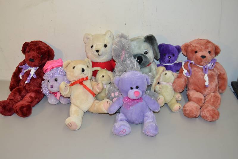 lot 90 image: Stuffed Animals