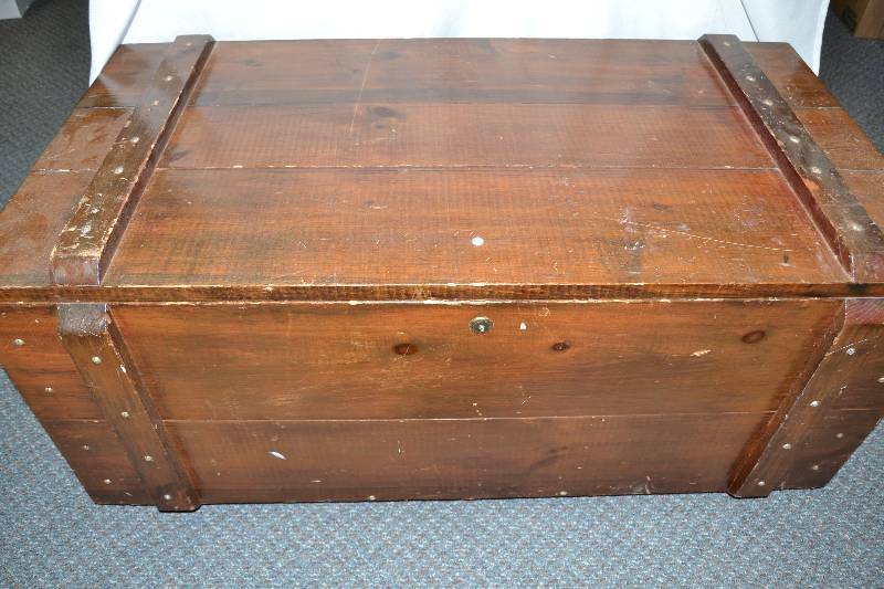 lot 94 image: Trunk
