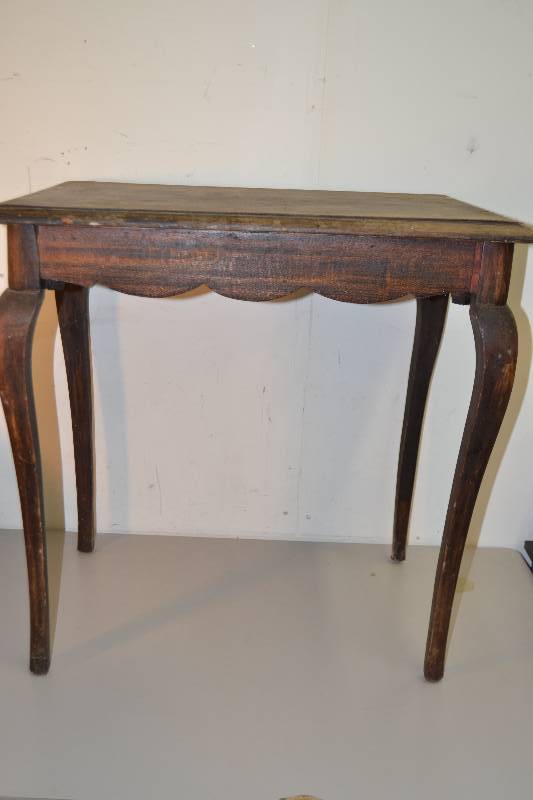 lot 95 image: Wood Table