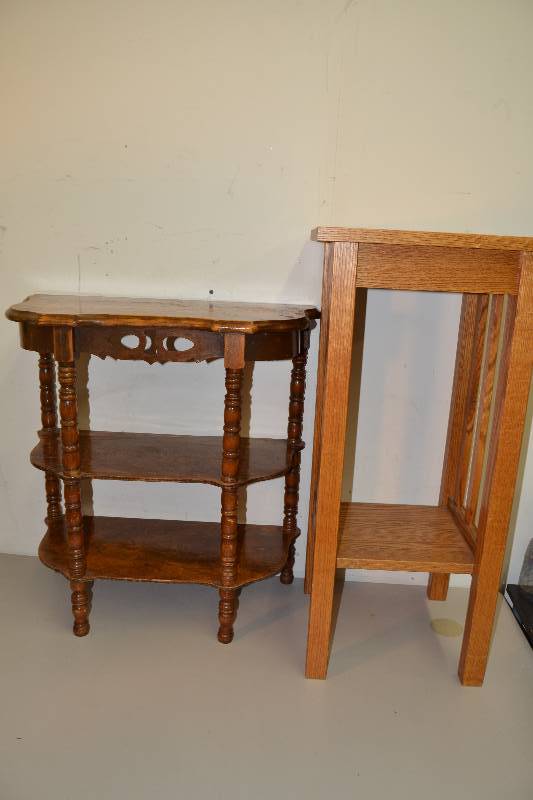 lot 97 image: Shelf Plant Stand