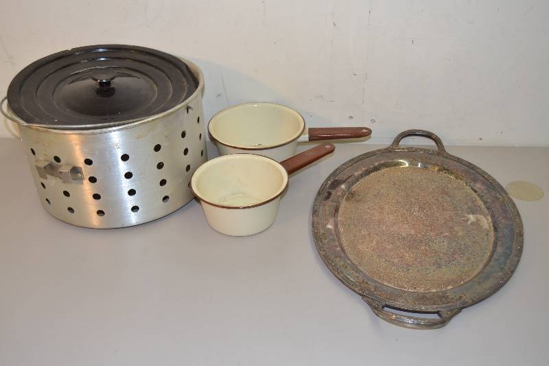lot 106 image: Enamelware StrainerPlatter