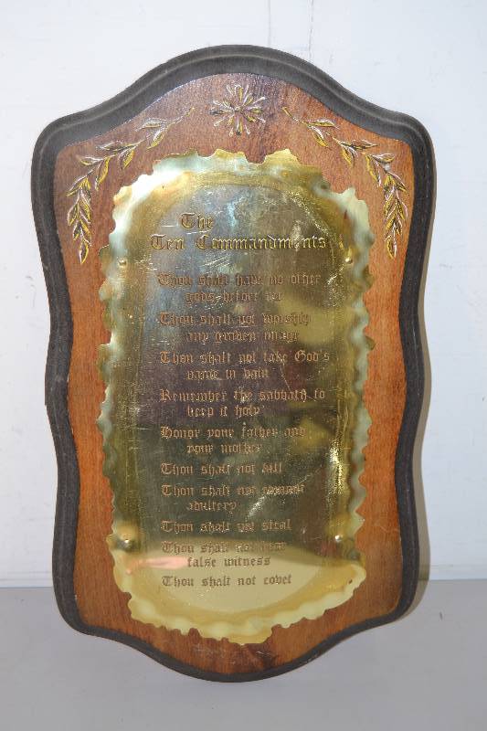 lot 108 image: Ten Commandments plaque
