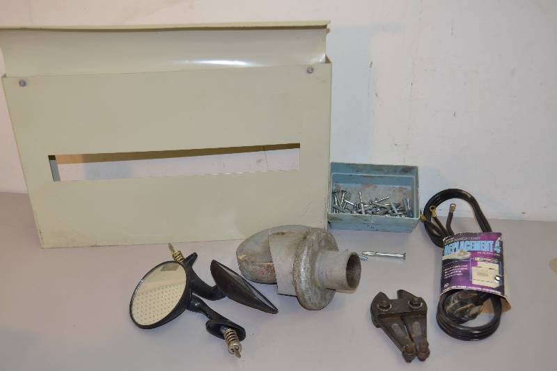 lot 113 image: Garage Items