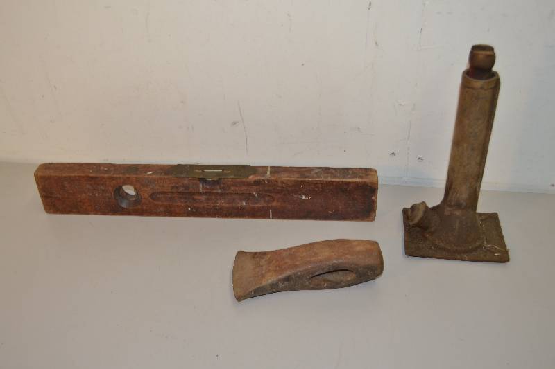 lot 114 image: Vintage Tools