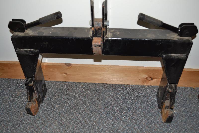 lot 115 image: 3 Point Trailer Hitch